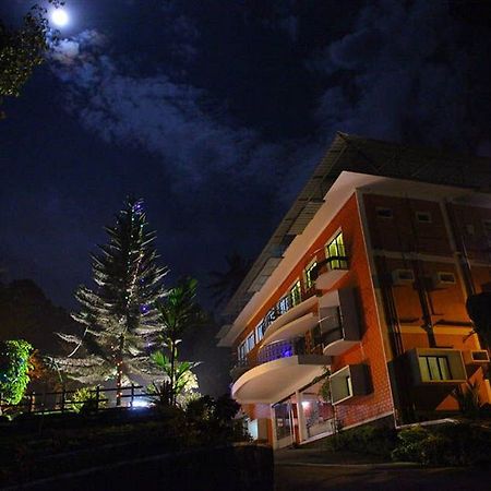 Forest Haven Resort Мунар Екстериор снимка