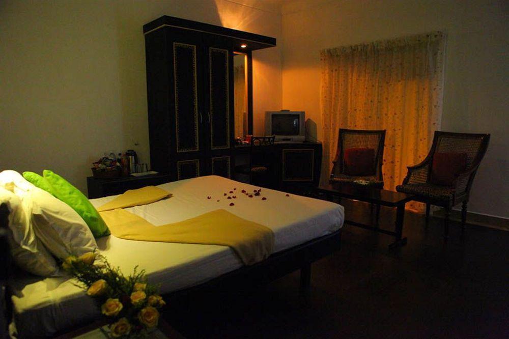 Forest Haven Resort Мунар Екстериор снимка