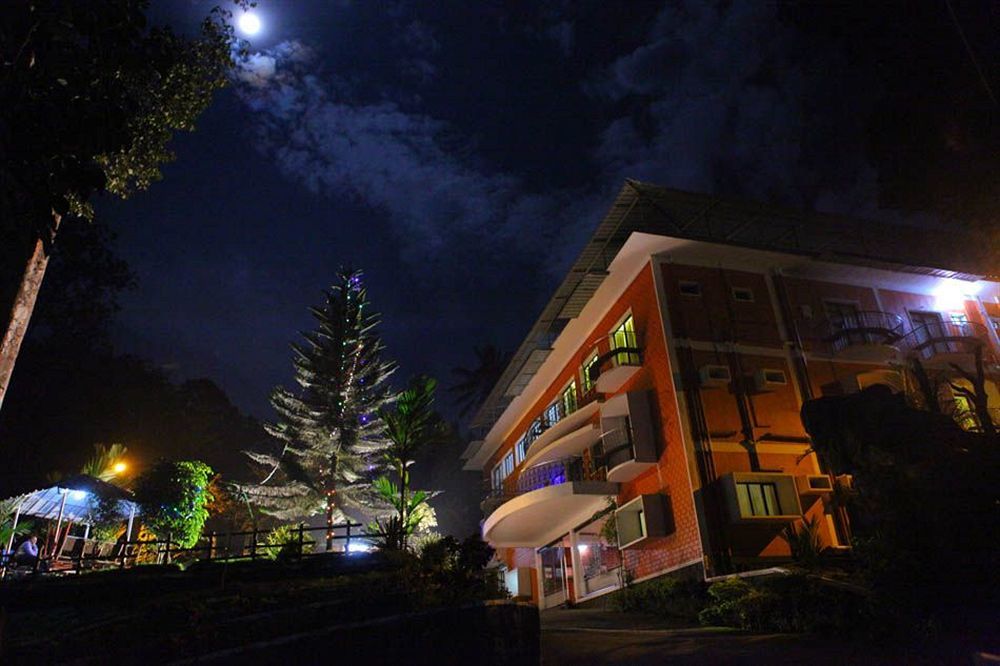 Forest Haven Resort Мунар Екстериор снимка